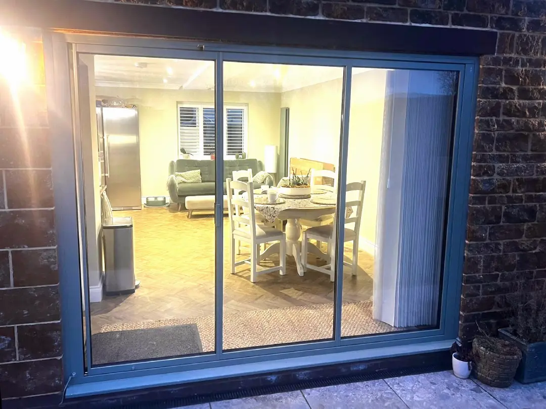 Sliding folding doors (bifold)