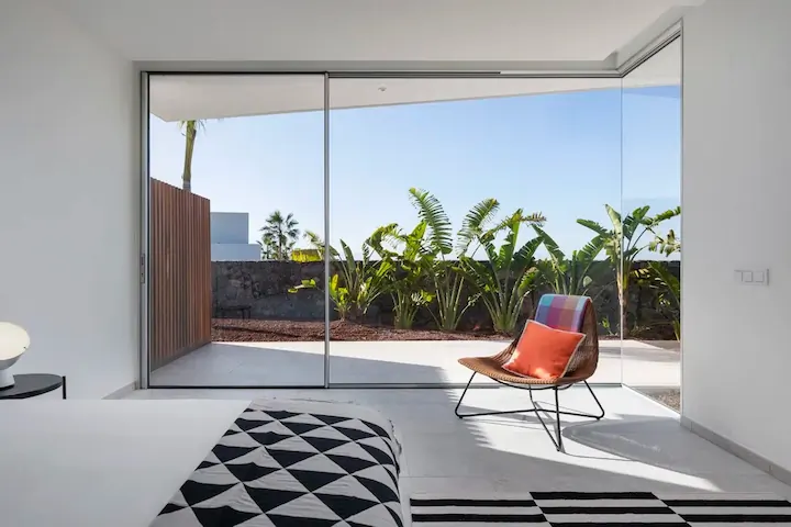 Guides Page 2 45 corner sliding doors